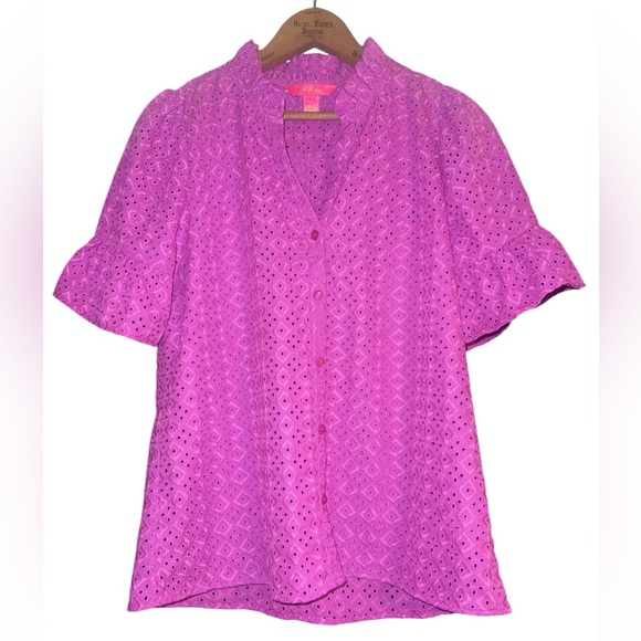 Lilly Pulitzer Calynn Eyelet top in Wild Fuchsia Size 4, EUC - Picture 4 of 8